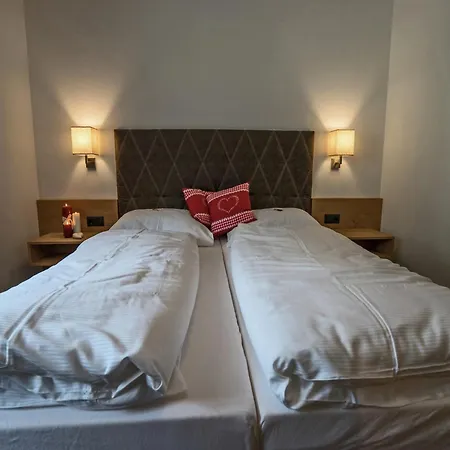Chalet In Mayrhofen Near Ski Lifts, Cleaning Included Appartement
