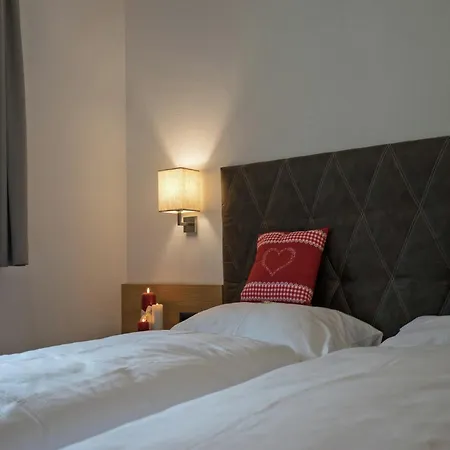 Appartement Chalet In Mayrhofen Near Ski Lifts, Cleaning Included *